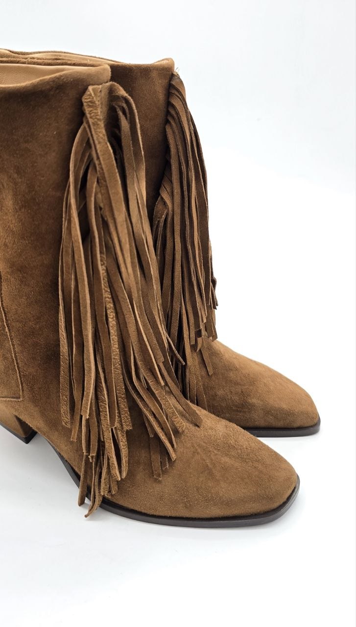 Art AW132